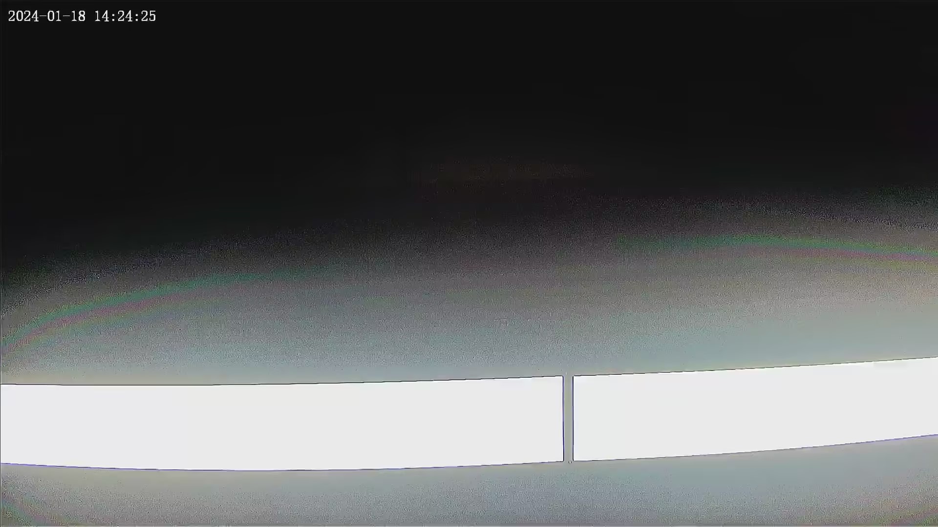 灯光高亮区异常色彩
